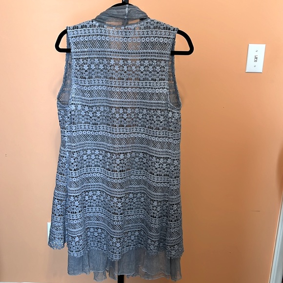 Sleeveless elegant shawl size medium - Picture 2 of 8